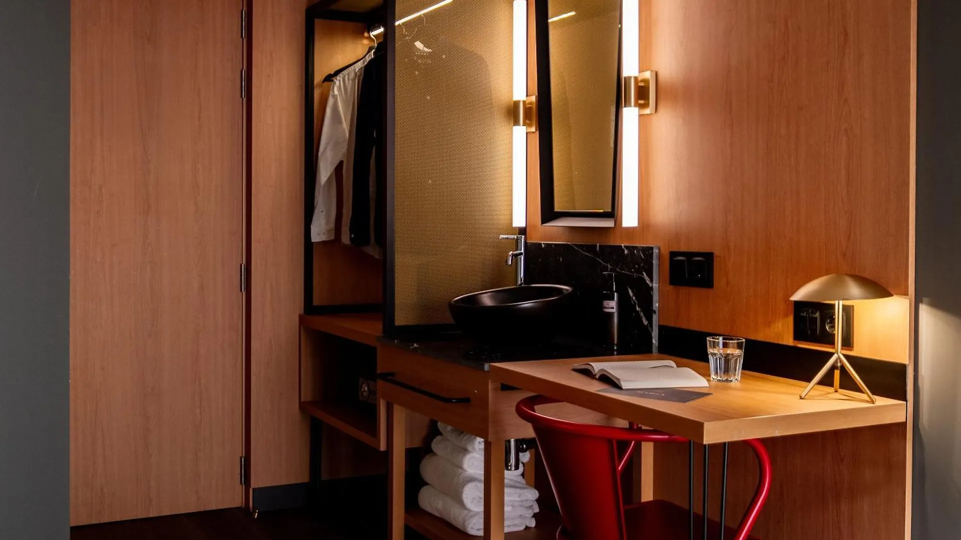 Letoh Letoh Sevilla Hotel