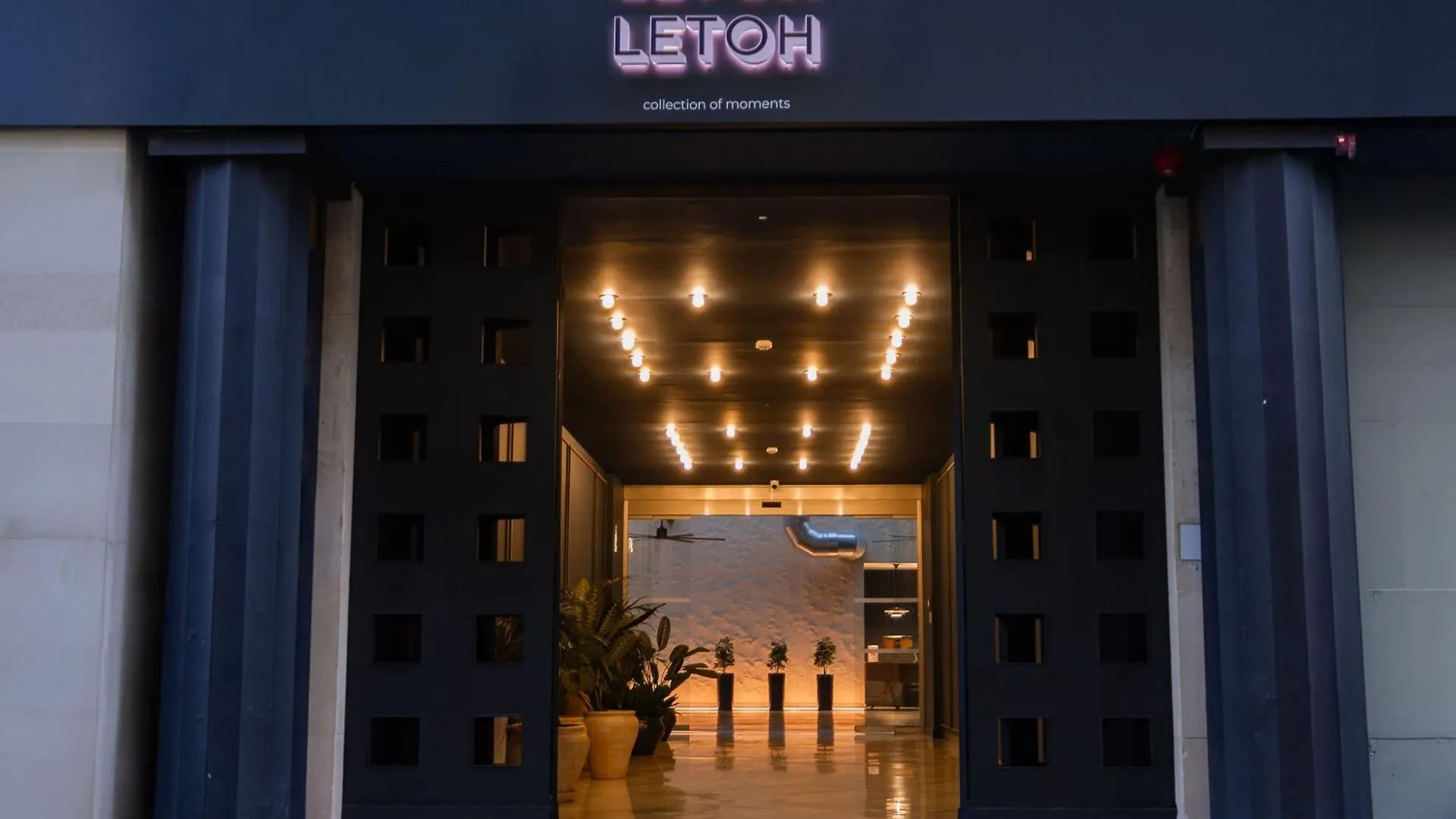 Letoh Letoh Sevilla 0*, Seville