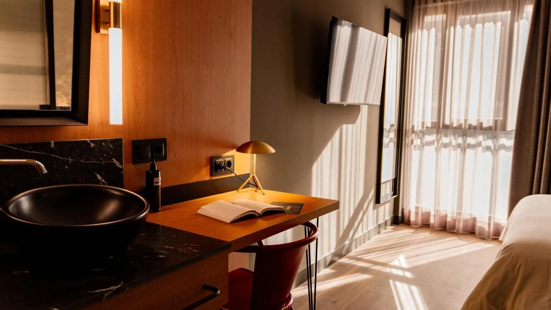 Hotel Letoh Letoh Sevilla Spain